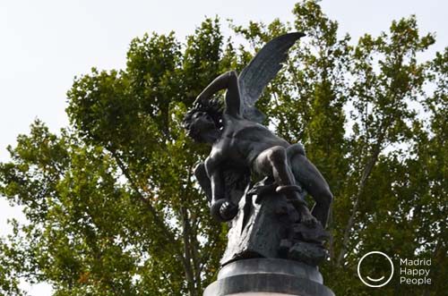 el ángel caído - El Retiro - parque del retiro - parques en madrid - el ángel caido - jardines del retiro 